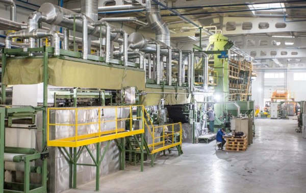 Fabryka w Grodnie wzmocni pozycję białoruskiego Taifuna jako lidera chemii budowlanej, opartą do tej pory o segment wyrobów cementowych, także o materiały bitumiczne. Fot. D. Kulesza.