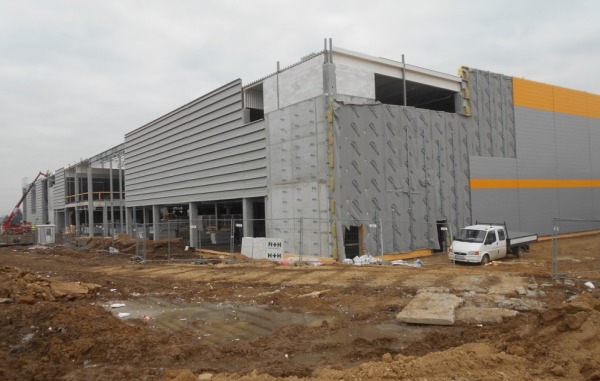 Budowa salonu Agata Meble w Lublinie na p&oacute;łmetku, fot. materiały inwestora