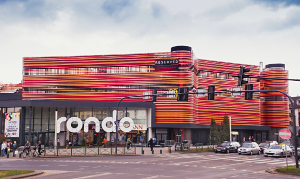Bydgoskie Centrum Handlowe Rondo zakończyło przebudowę elewacji oraz gł&oacute;wnego wejścia