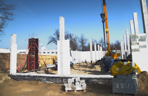 Budowa centrum handlowego przy ul. Czarodzieja 26 na warszawskiej Białołęce, fot. Totalbud