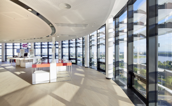 Wnętrza wieżowca w Campus Vodafone, fot. Ralph Dichter