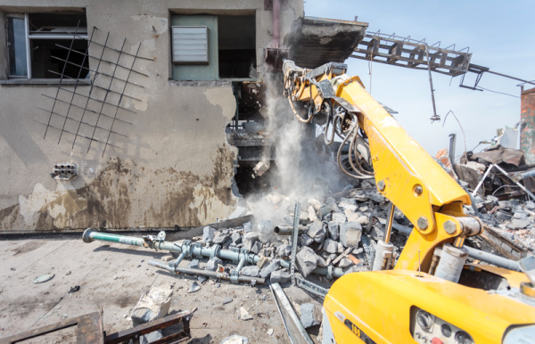 Rozbi&oacute;rka dawnego biurowca Dyrekcji Okręgowych Kolei Państwowych w Katowicach, fot. TDJ Estate