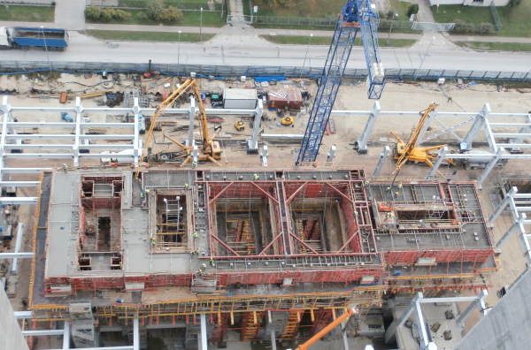 Betonowanie górnej płyty fundamentu turbozespołu bloku energetycznego w Kozienicach, fot. Polimex-Mostostal Betonowanie górnej płyty fundamentu turbozespołu bloku energetycznego w Kozienicach, fot. Polimex-Mostostal