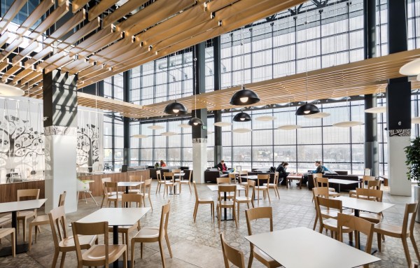 Projekt przebudowy strefy food court w Galerii Jurajskiej w Częstochowie przygotowała pracownia MAAS Projekt, fot. Galeria Jurajska.