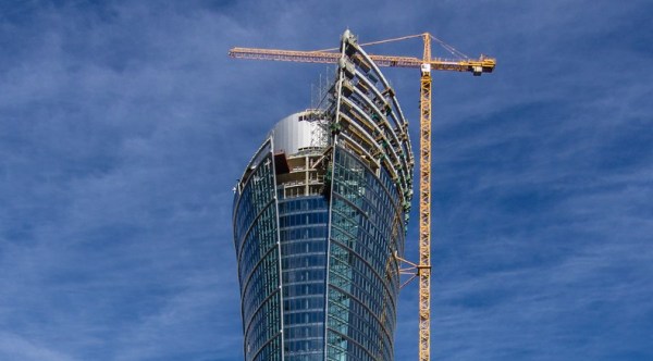 Kompleks Warsaw Spire ma zostać oddany do użytku w połowie maja 2016 r., fot. Ghelamco.