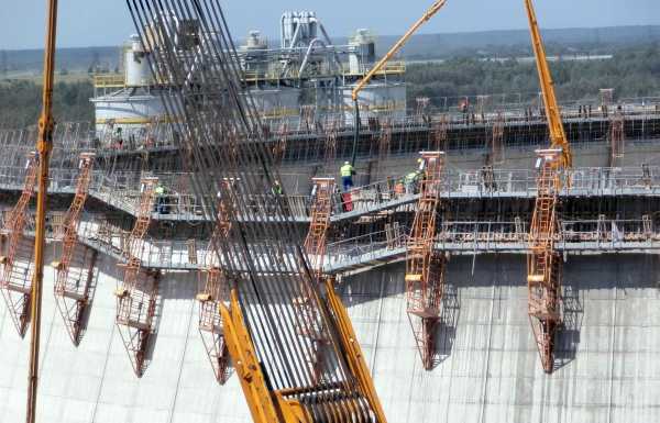 Kolejnym etapem prac w Kozienicach będzie wykonanie na szczycie chłodni kominowej tzw. g&oacute;rnej galerii obwodowej, fot. Polimex-Mostostal