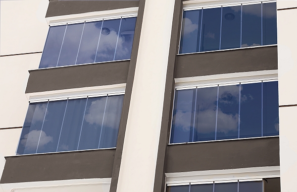 System szklanych zabud&oacute;w NEW PERFECT VIEW, fot. EXPOM