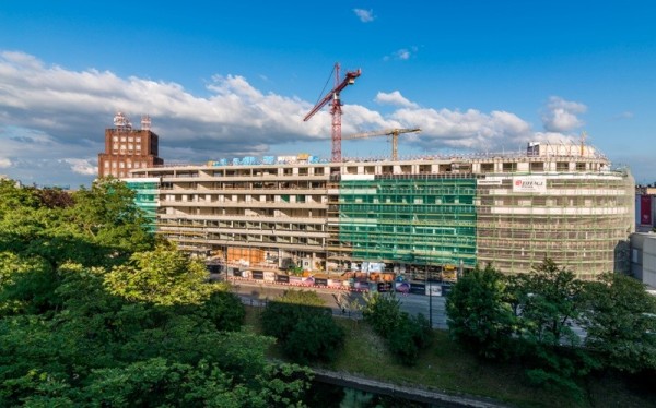 Na parterze fasada OVO Wrocław jest już gotowa w 60 proc., fot. Maciej Lulko