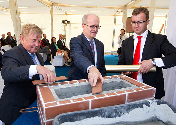 Panattoni Europe wmurował kamień węgielny pod magazyn centralny dla Castorama Polska