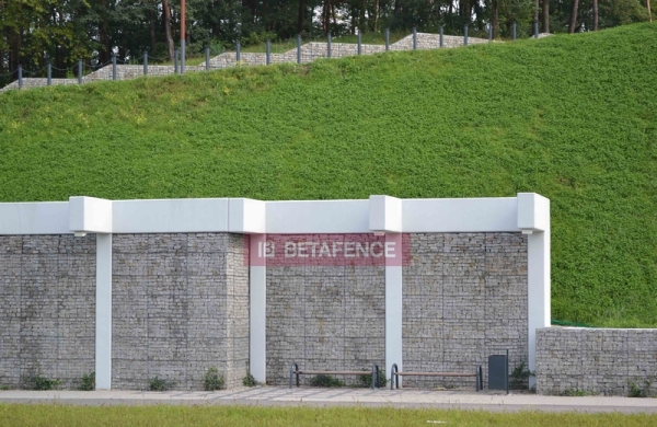 Gabionowe realizacje na terenie parku miejskiego w Mielcu, fot. Betafence