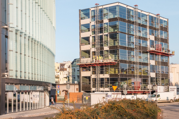 Biurowiec Quadro Office zaoferuje 1200 mkw. powierzchni najmu, wiz. Monday Development