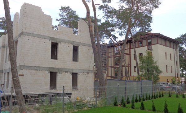 Budowa IV etapu inwestycji Rezydencja Park w Mielnie, fot. Firmus Group