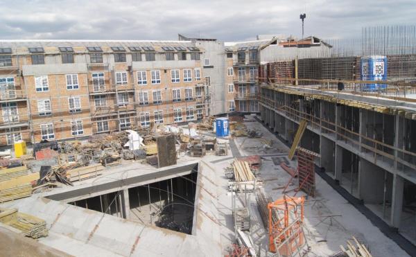 Powstająca w Piastowie Rezydencja Warszawska ma być gotowa w II kwartale 2016 r., fot. LW Development