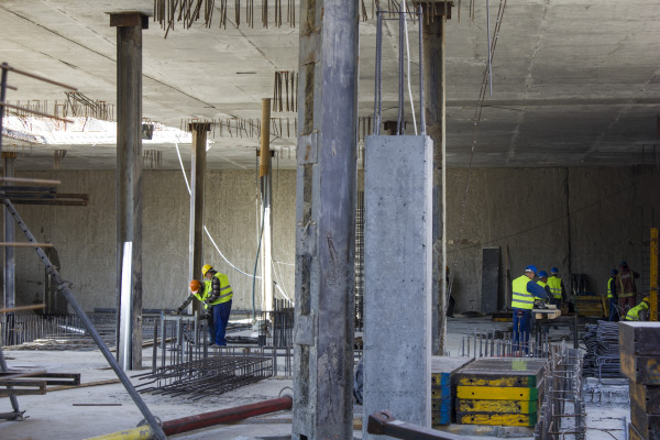 Prace przy wykopie podstropowym biurowca Royal Wilanów, fot. Kompas Inwestycji Prace przy wykopie podstropowym biurowca Royal Wilanów, fot. Kompas Inwestycji