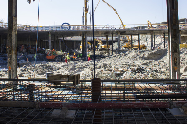 Prace przy wykopie podstropowym biurowca Royal Wilanów, fot. Kompas Inwestycji Prace przy wykopie podstropowym biurowca Royal Wilanów, fot. Kompas Inwestycji