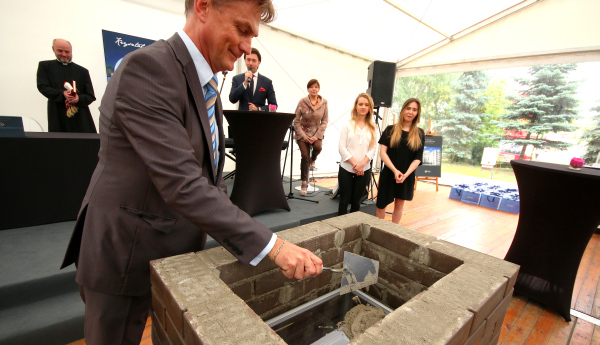 Wmurowanie kamienia węgielnego pod warszwski apartamentowiec Solec Residence, fot. Wawel Service