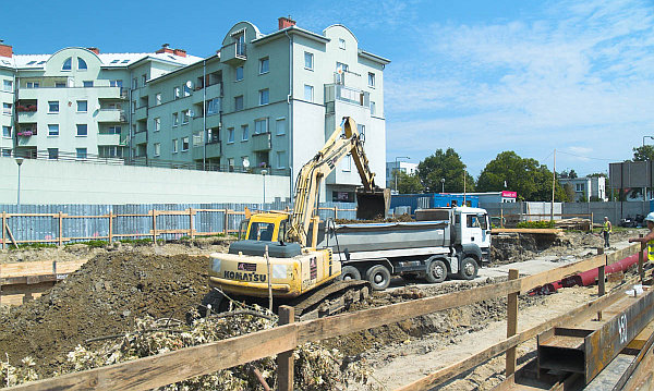 Budowa Villi Juliette - Widok od ul. Drogomilskiej na p&oacute;łnocny wsch&oacute;d, fot. Totalbud
