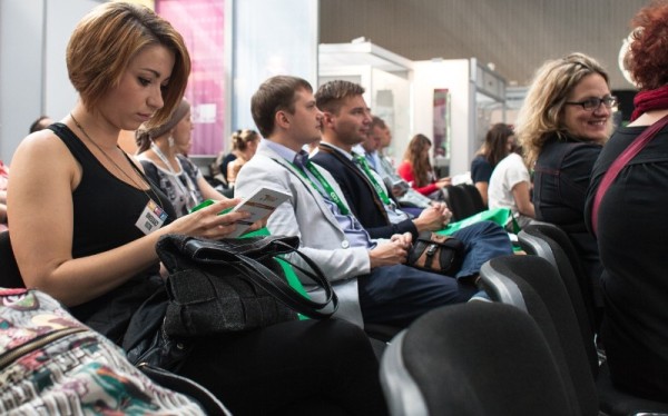 Targi nieco zmieniły swój charakter – poza możliwością zaprezentowania oferty handlowej coraz większą rolę odgrywają na nich wydarzenia towarzyszące. Fot. Warsaw Build Targi nieco zmieniły swój charakter – poza możliwością zaprezentowania oferty handlowej coraz większą rolę odgrywają na nich wydarzenia towarzyszące. Fot. Warsaw Build