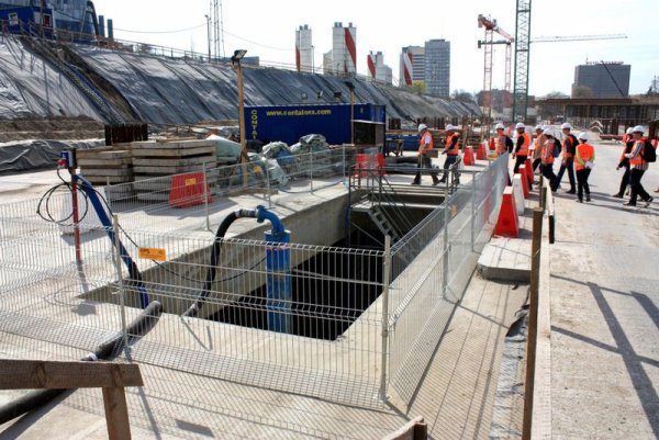 Na budowie dworca kolejowego Ł&oacute;dź Fabryczna. Fot. PKP PLK