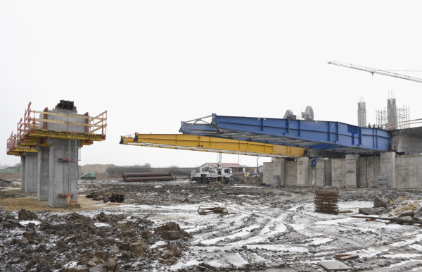 Podczas budowy mostu na Widawie zostaje wykorzystana technologia nasuwania podłużnego, fot. Astaldi.