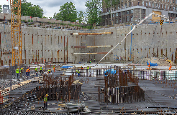 Warsaw Spire: betonowanie płyty fundamentowej  pod budynek wieżowy