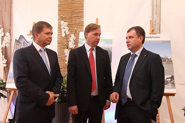 Od lewej: Armo Sumberg - CEO Legend Managment. Roger Andersson - country manager SwedeCenter, Jacek Karnowski - Prezydent Miasta Sopotu.