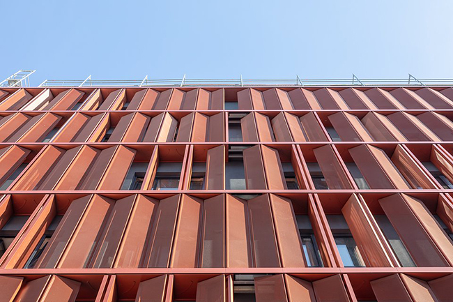 Na elewacji Apartament&oacute;w przy Warzelni znajdzie się ok. 3000 ruchomych paneli.
