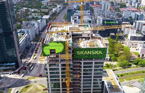 Warszawa, rondo Daszyńskiego. Konstrukcja budowanego przez Skanska wieżowca Generation Park Y jest gotowa.
