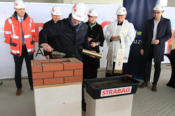 Wmurowanie kamienia węgielnego pod budowę Karuzeli w Puławach.