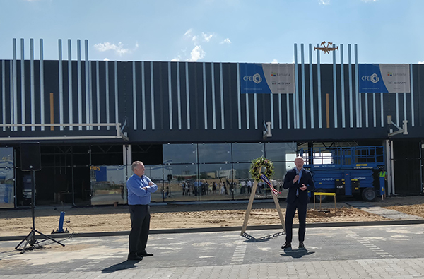 Karuzela w Ełku osiągnęła swój najwyższy punkt konstrukcyjny. Karuzela w Ełku osiągnęła swój najwyższy punkt konstrukcyjny.