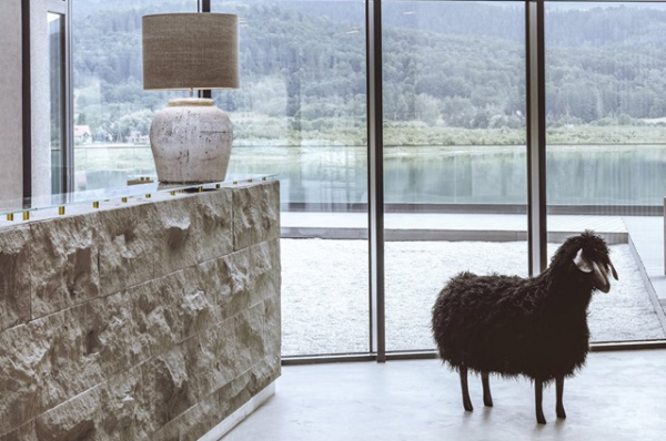 Projekt wnętrz stworzyła pracownia Ideograf. Projekt wnętrz stworzyła pracownia Ideograf.