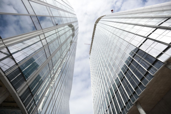 Kompleks biurowy Mennica Legacy Tower zostanie oddany do użytku jesienią 2019 roku.