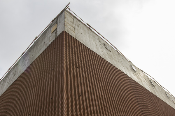 Na elewacji Muzeum Wojska Polskiego znajdzie się zaprojektowany przez WXCA wz&oacute;r szewronu.