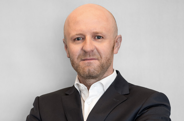 Roczne wyniki sprzedaży i przekazań w Grupie tylko nieznacznie odbiegają od poziom&oacute;w wypracowanych w 2019 roku, co oceniamy pozytywnie &ndash; komentuje Nikodem Iskra, prezes Murapolu.