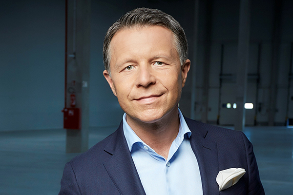 &ndash; Na bieżący rok patrzymy z umiarkowanym optymizmem. Rynek magazynowy będzie r&oacute;sł raczej w tempie jednocyfrowym. Będzie to solidny wzrost, ale daleki od huraoptymizmu &ndash; m&oacute;wi Radosław T. Krochta, prezes MLP Group.