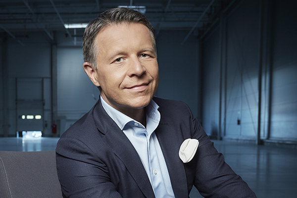 - W najbliższych latach w jeszcze większym stopniu będziemy koncentrować się na projektach z zakresu logistyki miejskiej - podkreśla Radosław T. Krochta, prezes MLP Group. - W najbliższych latach w jeszcze większym stopniu będziemy koncentrować się na projektach z zakresu logistyki miejskiej - podkreśla Radosław T. Krochta, prezes MLP Group.