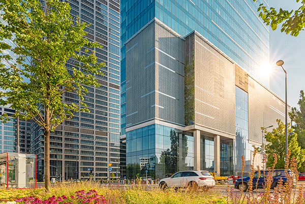 Warsaw Unit będzie pierwszym biurowcem firmy Ghelmaco, który zostanie w 100 proc. zasilony czystą energią. Warsaw Unit będzie pierwszym biurowcem firmy Ghelmaco, który zostanie w 100 proc. zasilony czystą energią.