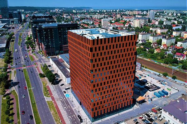 Skanska zbudowała w Gdańsku pierwszy budynek kompleksu biurowego Wave.