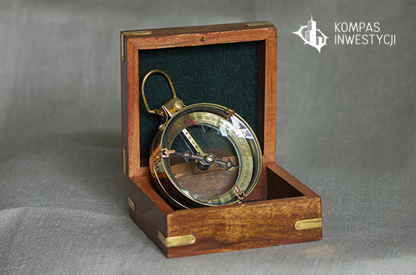 Złoty Kompas - wyr&oacute;żnienie serwisu Kompas Inwestycji dla projekt&oacute;w realziowanych w duchu zr&oacute;wnoważonego budownictwa.