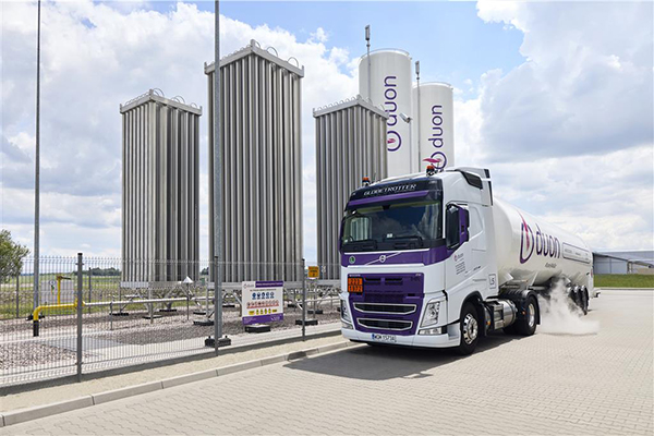 Paliwo LNG staje się ważnym rozwiązaniem w oczekiwaniu na przyłączenie, jednocześnie zapewniając ciągłość / możliwość uruchomienia produkcji. 